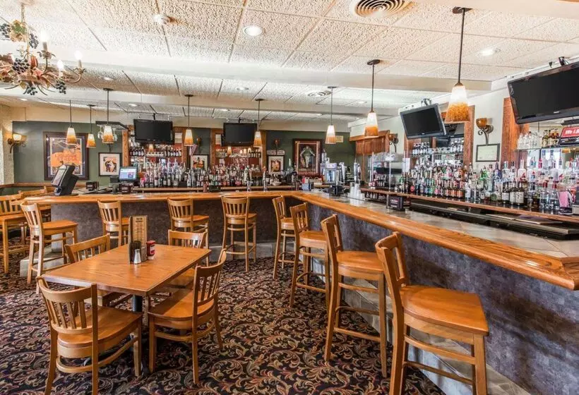 فندق Quality Inn & Suites Conference Center Across From Casino