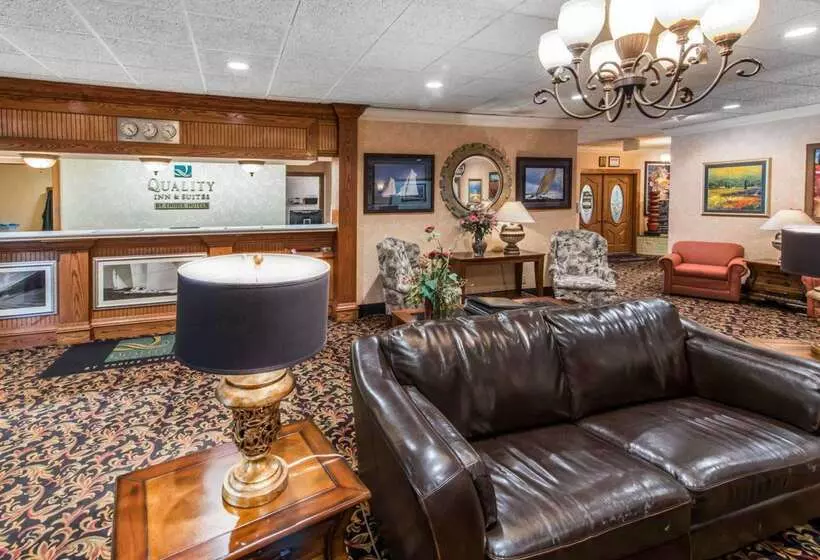 فندق Quality Inn & Suites Conference Center Across From Casino