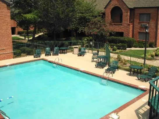 Отель Wyndham Garden Huntsville Airport