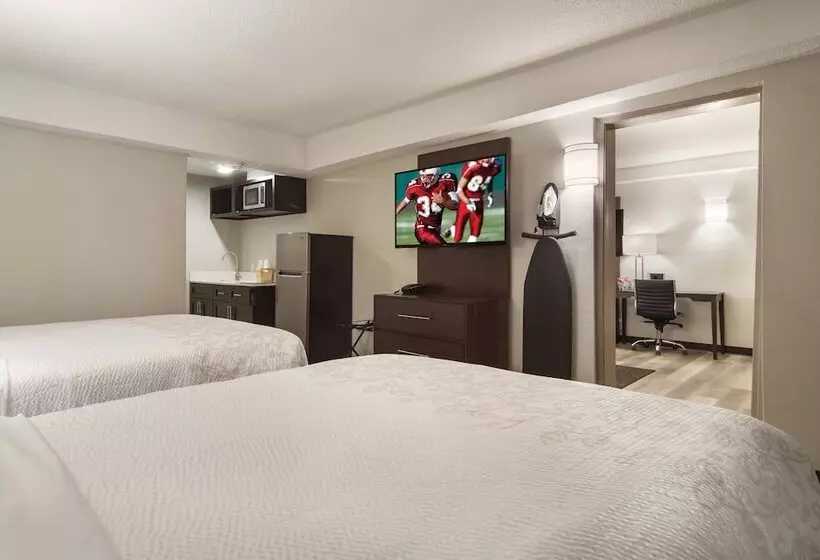 فندق Red Roof Inn Plus & Suites Erie