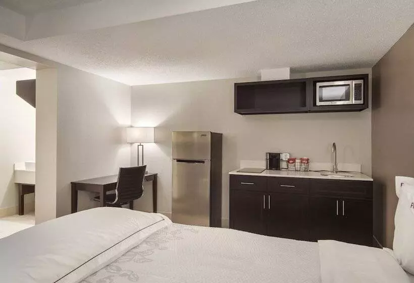 فندق Red Roof Inn Plus & Suites Erie