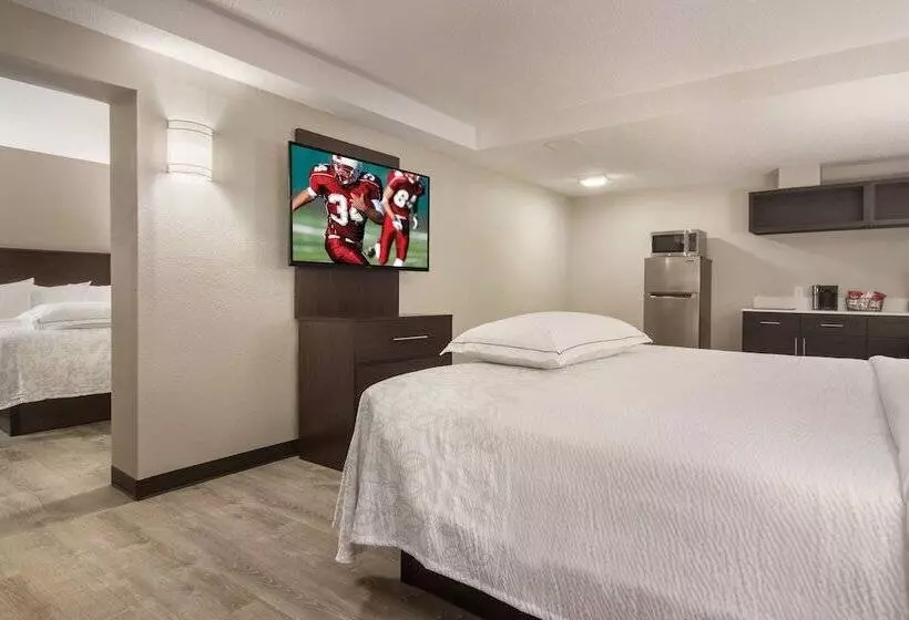 فندق Red Roof Inn Plus & Suites Erie