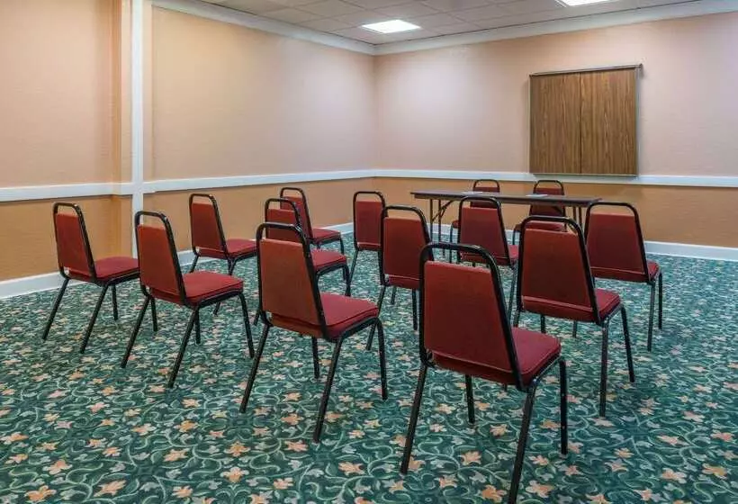 فندق Super 8 By Wyndham Little Rock/otter Creek