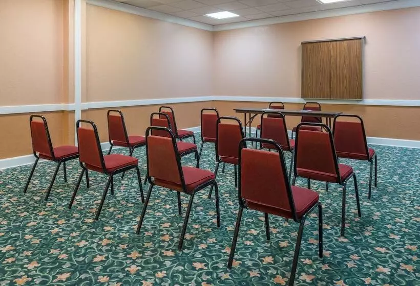 فندق Super 8 By Wyndham Little Rock/otter Creek