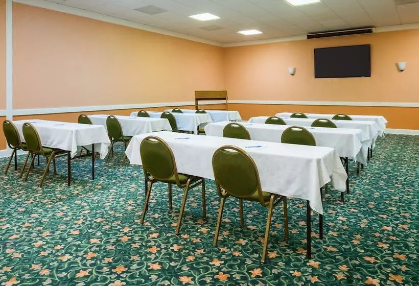 فندق Super 8 By Wyndham Little Rock/otter Creek