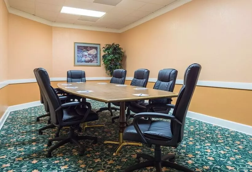 فندق Super 8 By Wyndham Little Rock/otter Creek