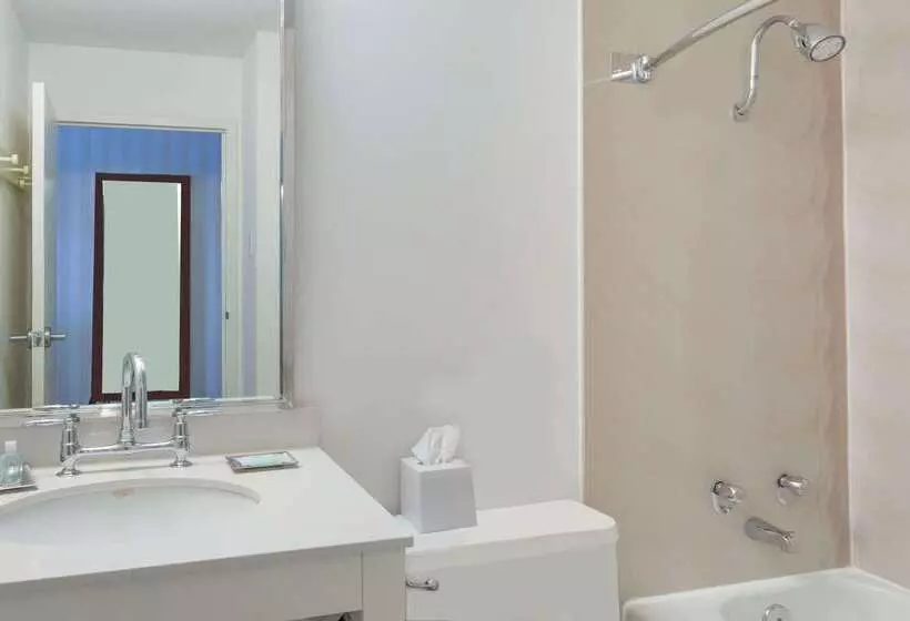 Отель Wyndham Garden Manassas