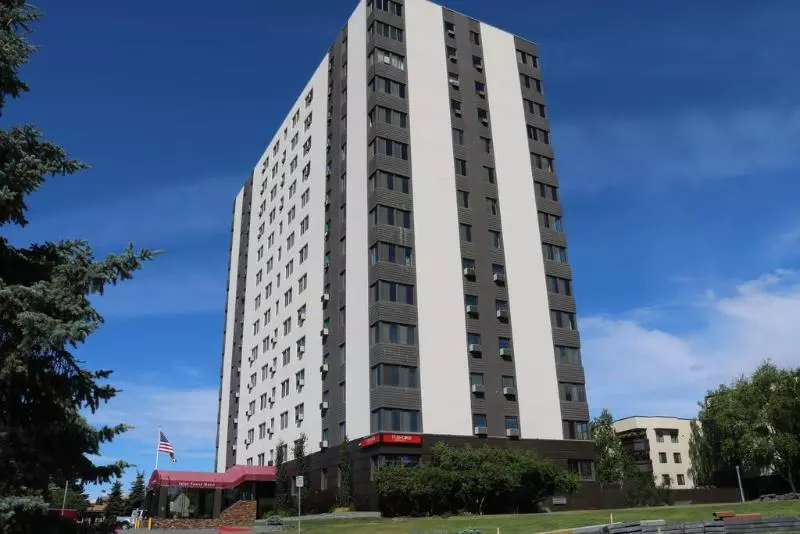 Inlet Tower Hotel & Suites