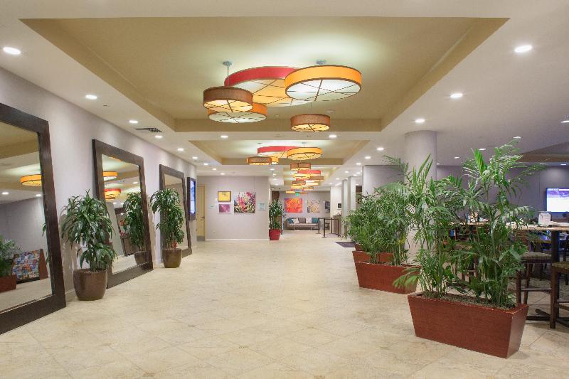 منتجع Crowne Plaza Ventura Beach, An Ihg