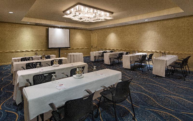 منتجع Crowne Plaza Ventura Beach, An Ihg