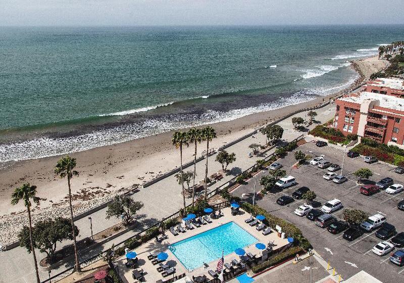 منتجع Crowne Plaza Ventura Beach, An Ihg