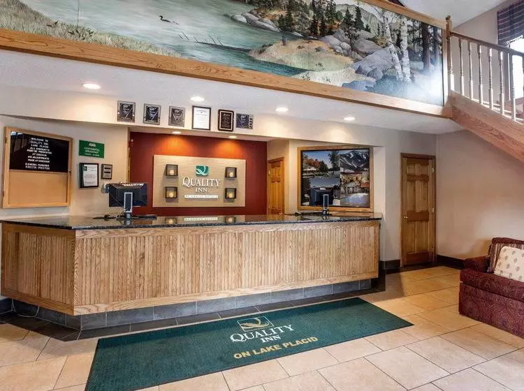 منتجع Quality Inn On Lake Placid Lake Placid