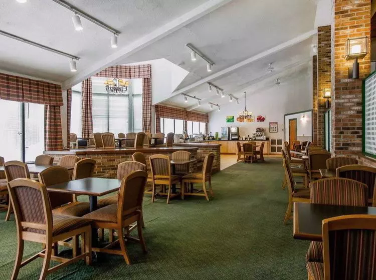 منتجع Quality Inn On Lake Placid Lake Placid