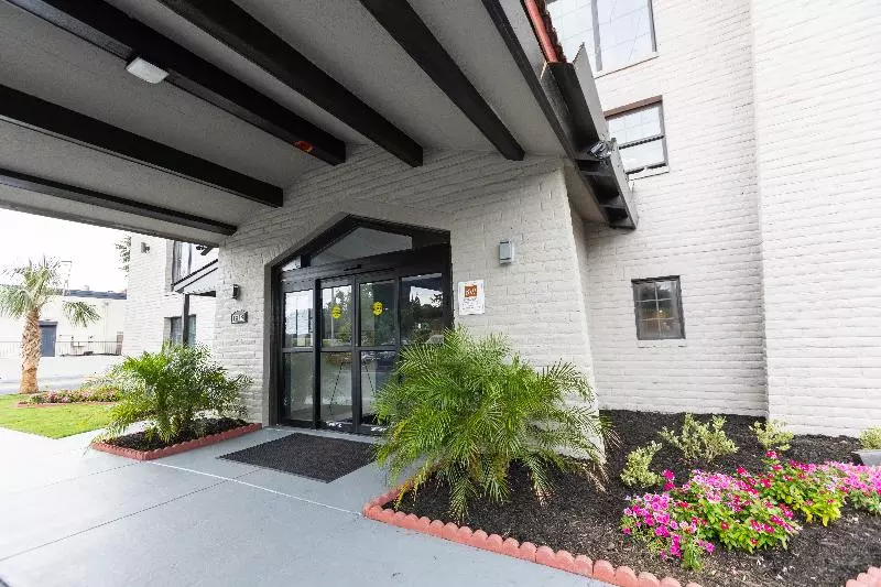 Bhagat Hotels Stone Mountain Atlanta Bw Signature Collection