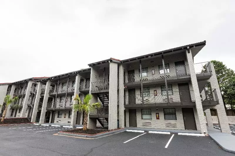 Bhagat Hotels Stone Mountain Atlanta Bw Signature Collection