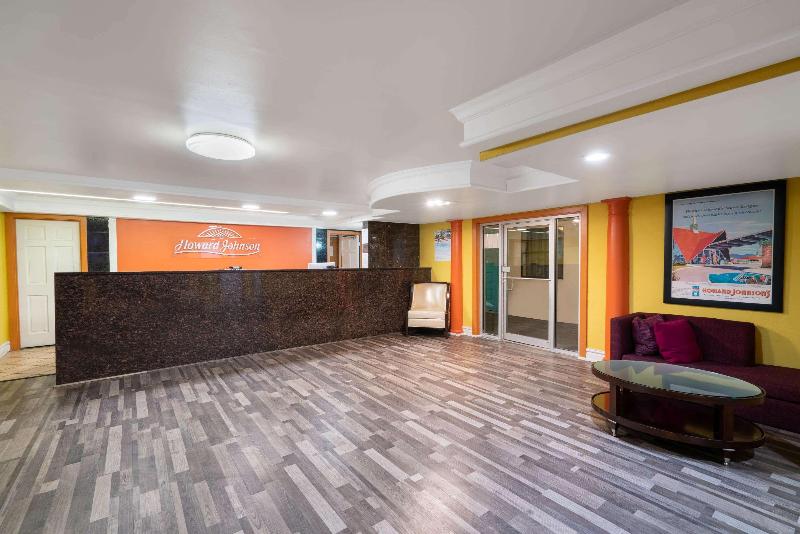 هتل Howard Johnson By Wyndham Atlanta College Park