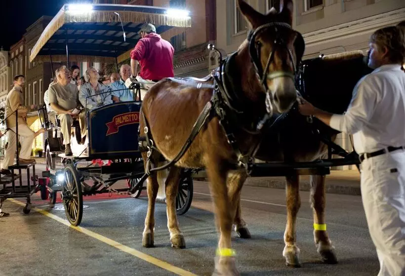 ホテル Kings Courtyard Inn