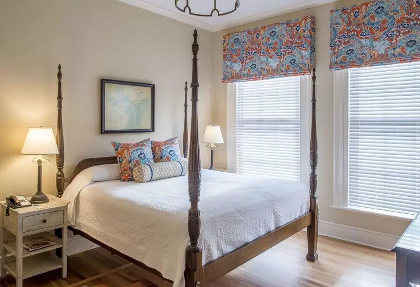 ホテル Kings Courtyard Inn