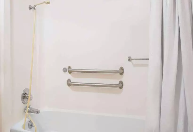 בית מלון כפרי Knights Inn Augusta