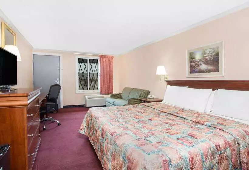 בית מלון כפרי Knights Inn Augusta