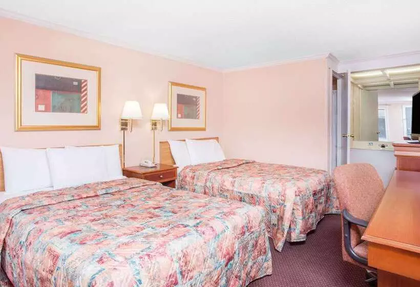 בית מלון כפרי Knights Inn Augusta