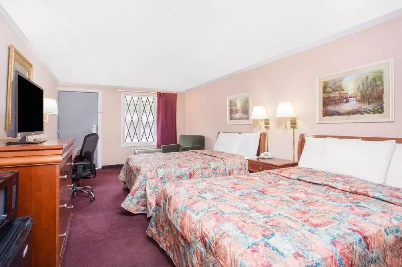 בית מלון כפרי Knights Inn Augusta