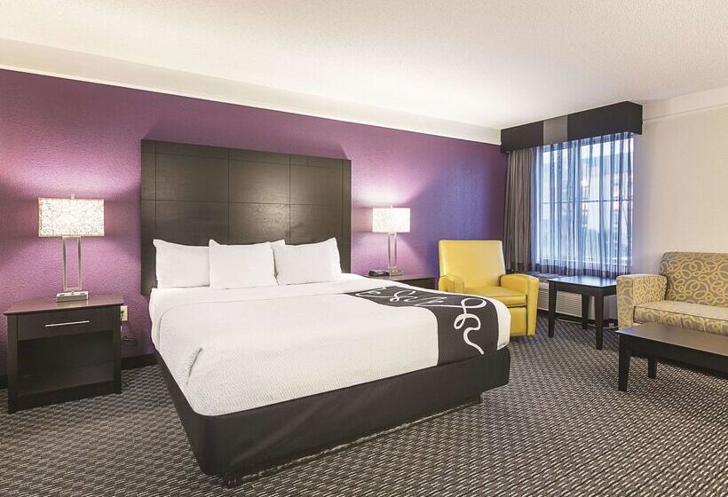 هتل La Quinta Inn By Wyndham Fresno Yosemite