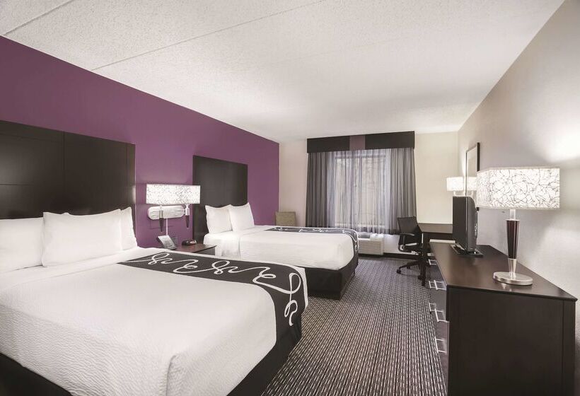 هتل La Quinta Inn By Wyndham Fresno Yosemite