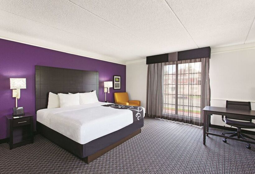 هتل La Quinta Inn By Wyndham Fresno Yosemite