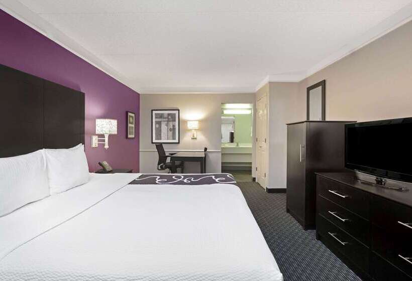 هتل La Quinta Inn By Wyndham Fresno Yosemite