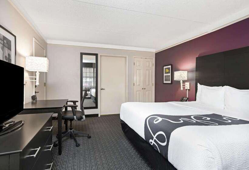 هتل La Quinta Inn By Wyndham Fresno Yosemite