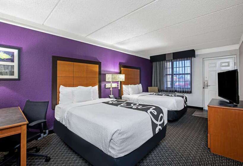هتل La Quinta Inn By Wyndham Sacramento North