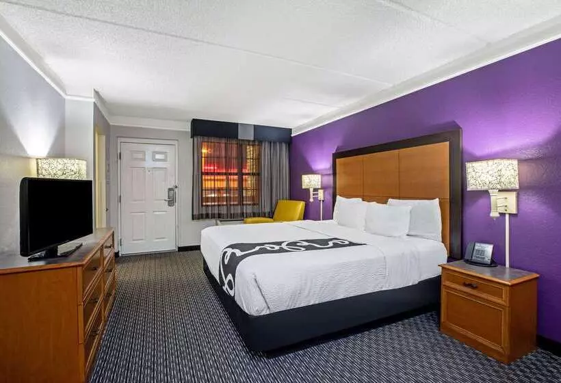 בית מלון כפרי La Quinta Inn By Wyndham Sacramento North