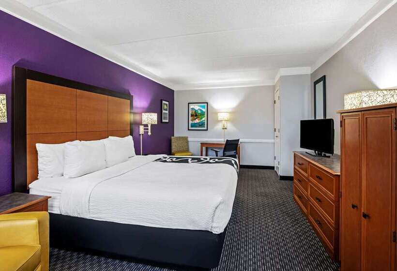 هتل La Quinta Inn By Wyndham Sacramento North