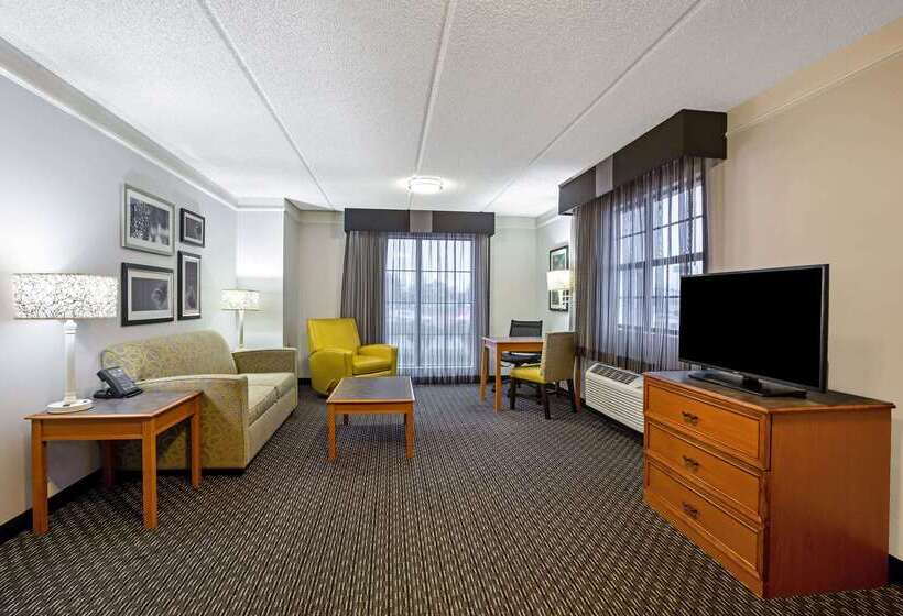 هتل La Quinta Inn By Wyndham Sacramento North