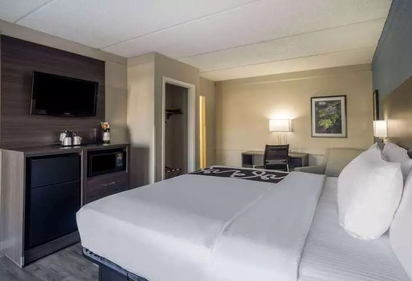 בית מלון כפרי La Quinta Inn By Wyndham Sacramento North