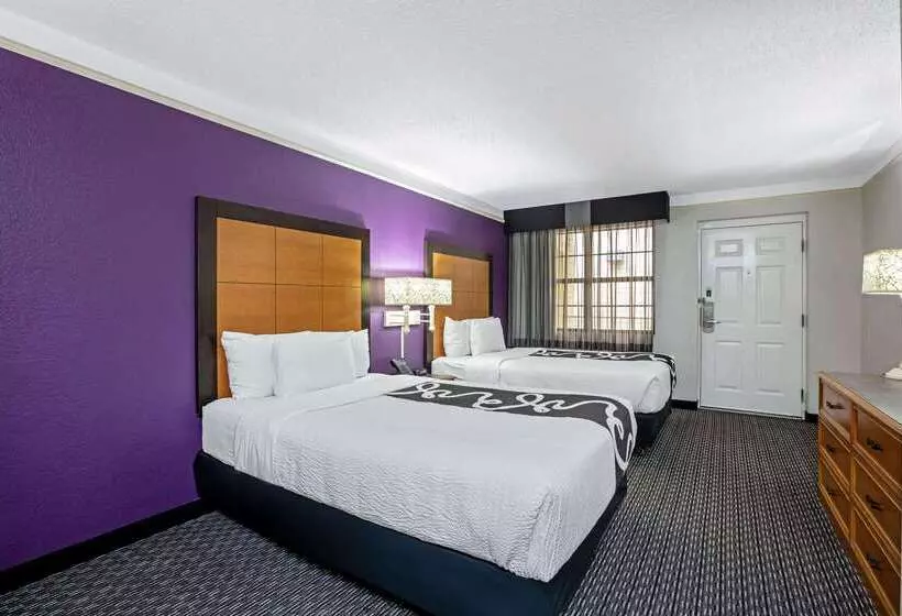 בית מלון כפרי La Quinta Inn By Wyndham Sacramento North