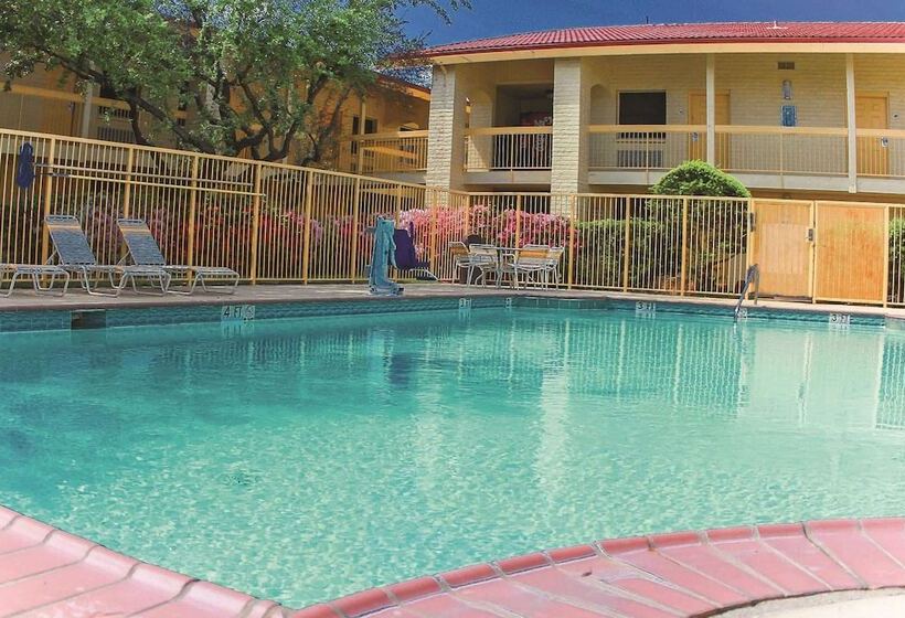 هتل La Quinta Inn By Wyndham Tyler