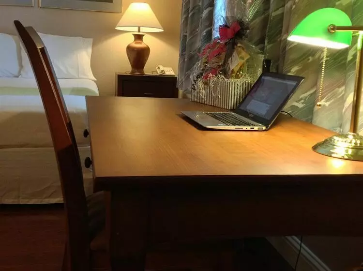 فندق Mariani's Inn