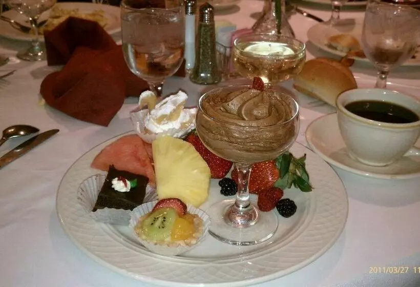 فندق Mariani's Inn