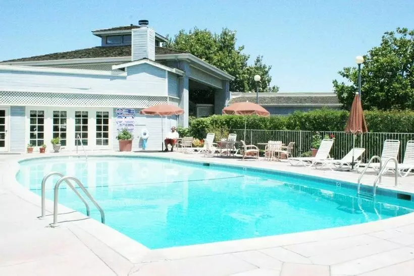 فندق Mariani's Inn