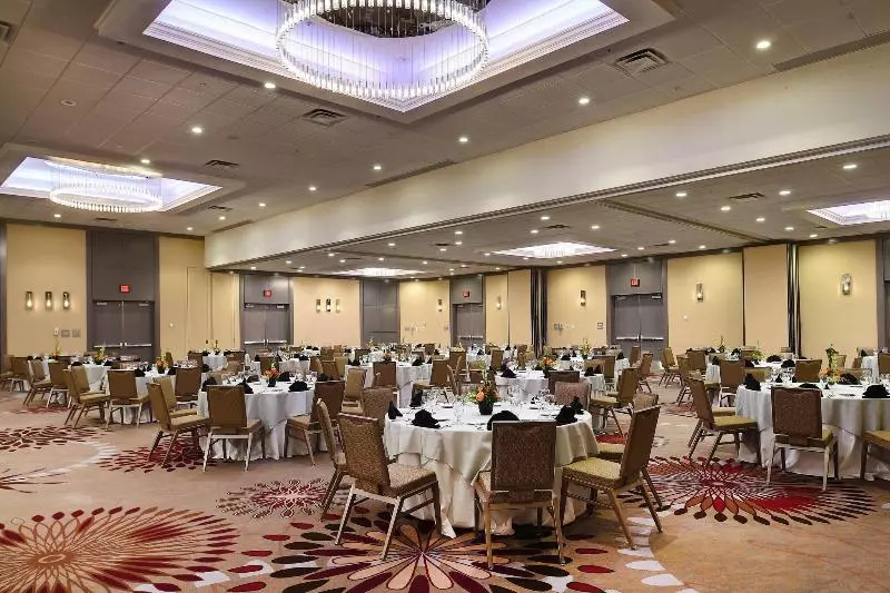 فندق Marriott St. Louis Airport