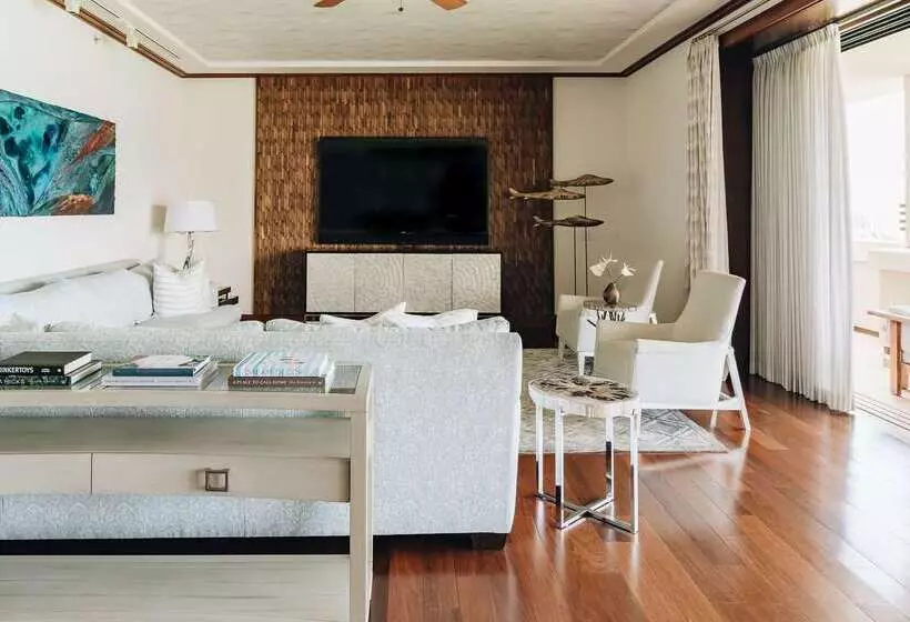 هتل Montage Kapalua Bay