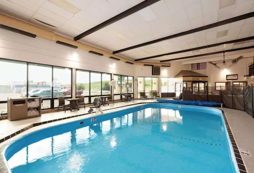 فندق Quality Inn