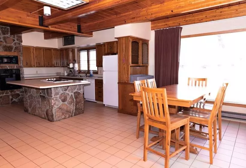 فندق Quality Inn