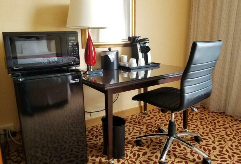 Hotel Ramada Plaza & Conf Center By Wyndham Fort Wayne