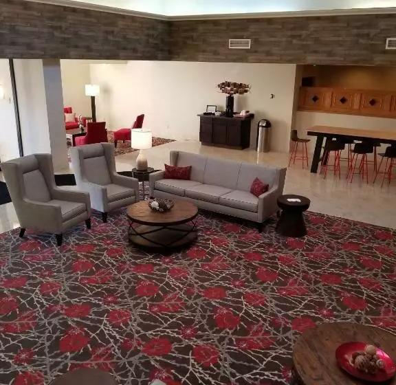 호텔 Ramada Plaza & Conf Center By Wyndham Fort Wayne