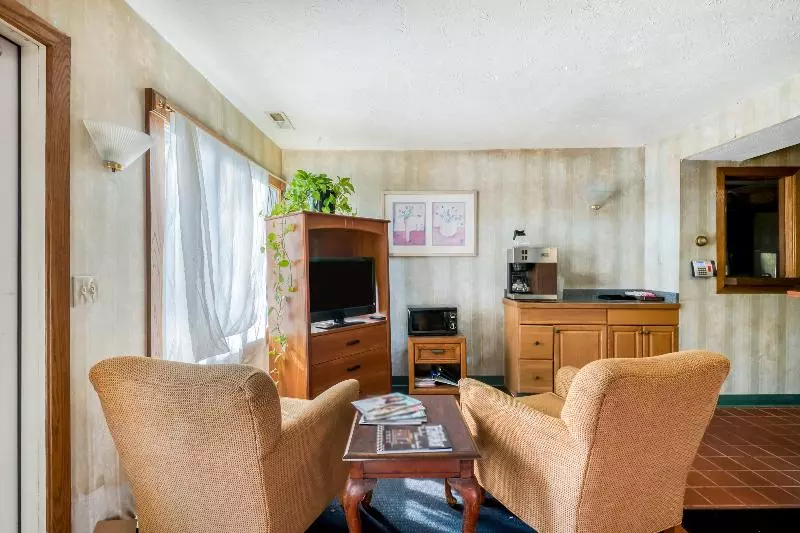 호텔 Travelodge by Wyndham Wadsworth