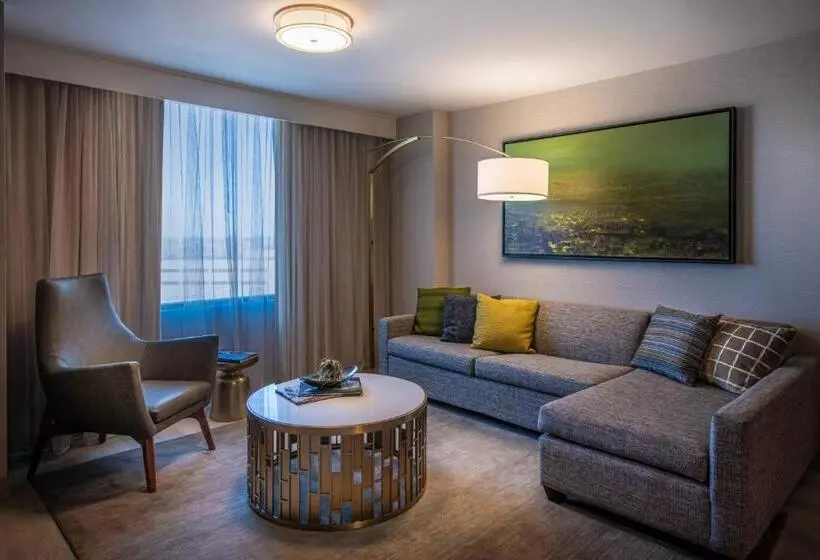 ホテル Wichita Marriott