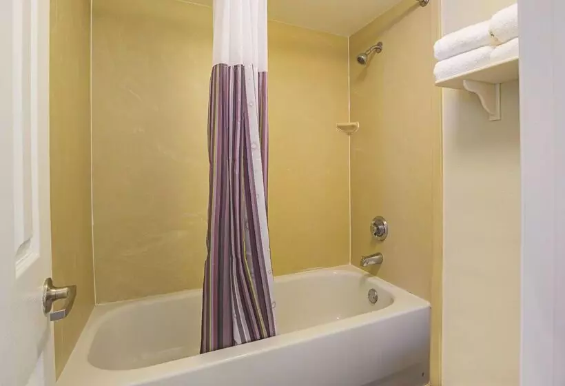 호텔 Wingate By Wyndham Galveston East Beach